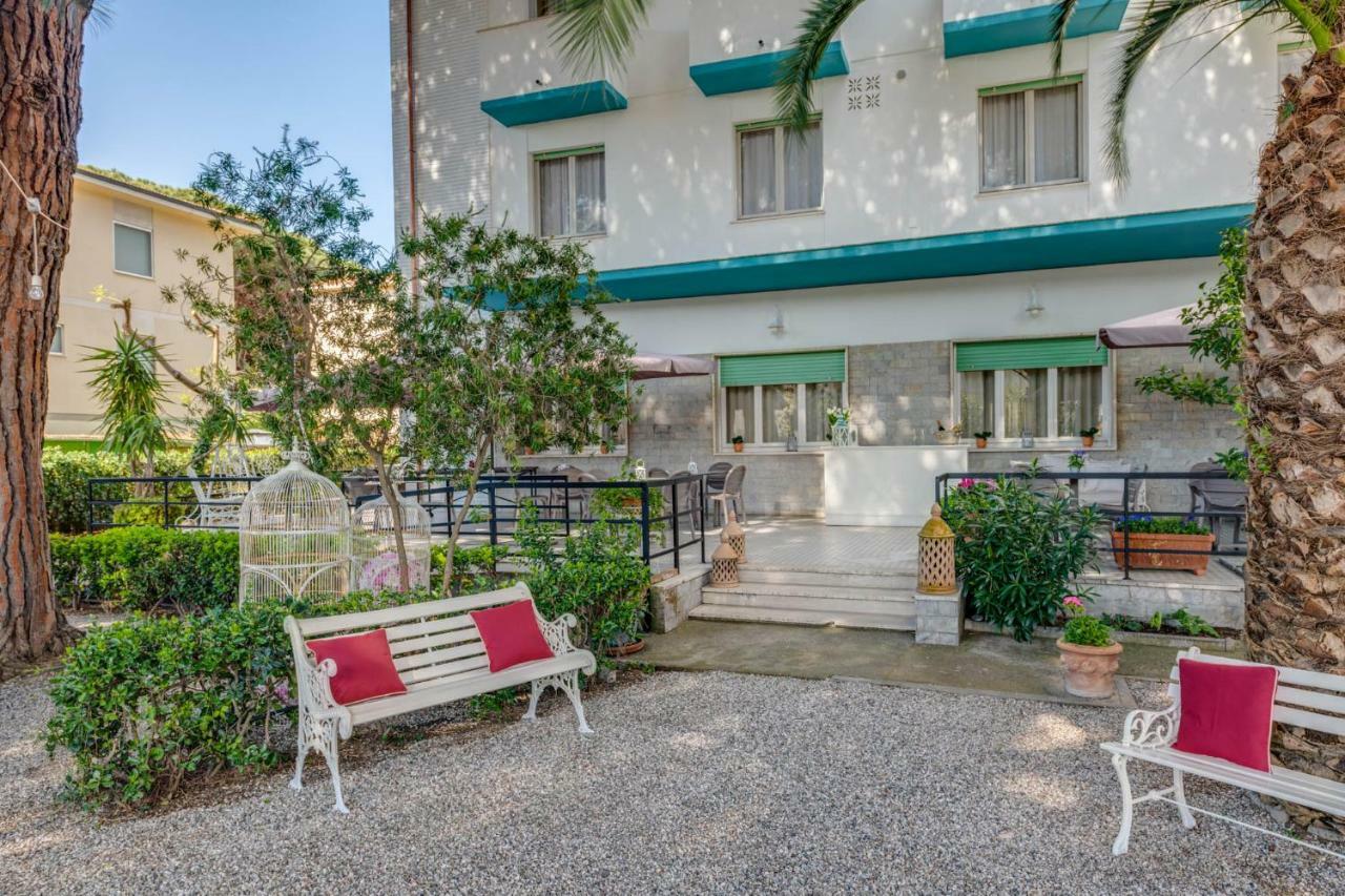 Hotel Massimo Marina di Cecina Exterior foto
