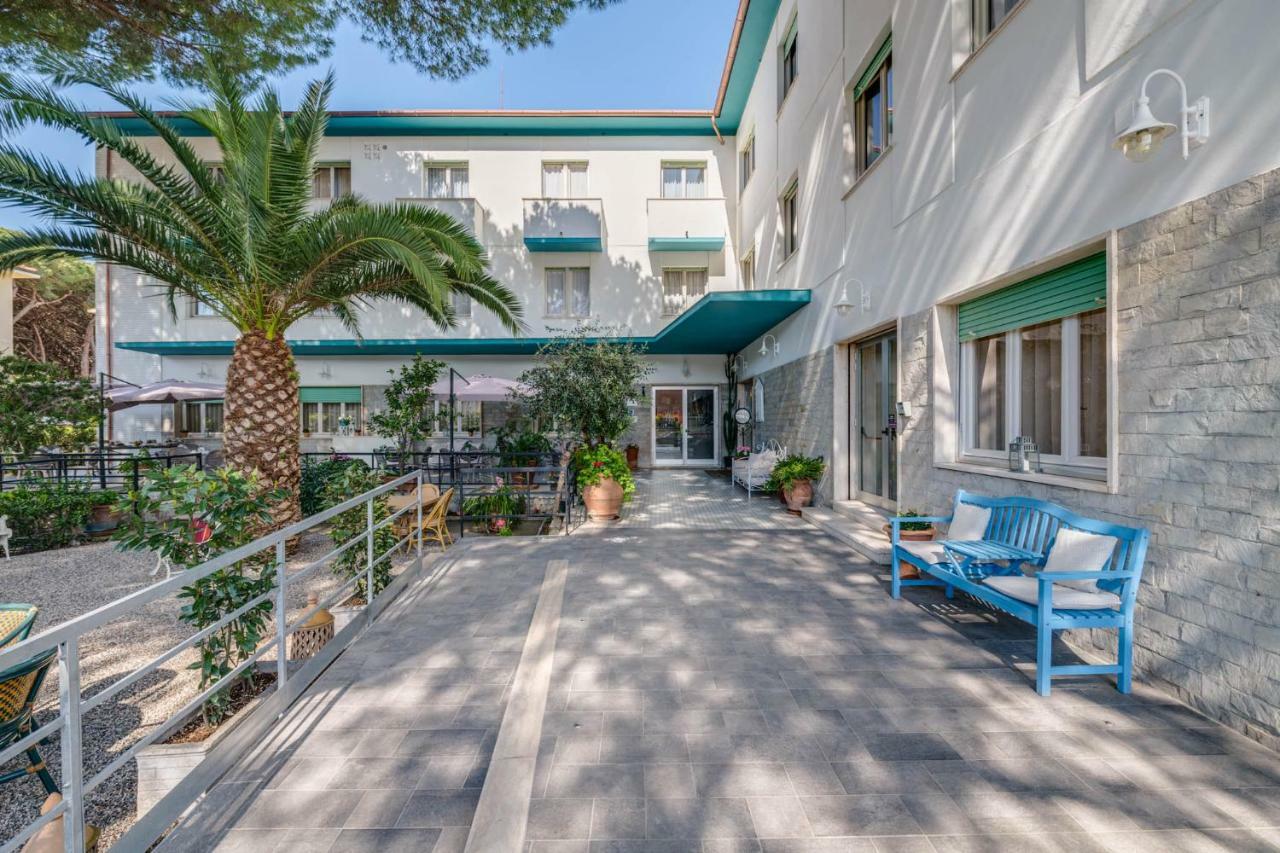 Hotel Massimo Marina di Cecina Exterior foto